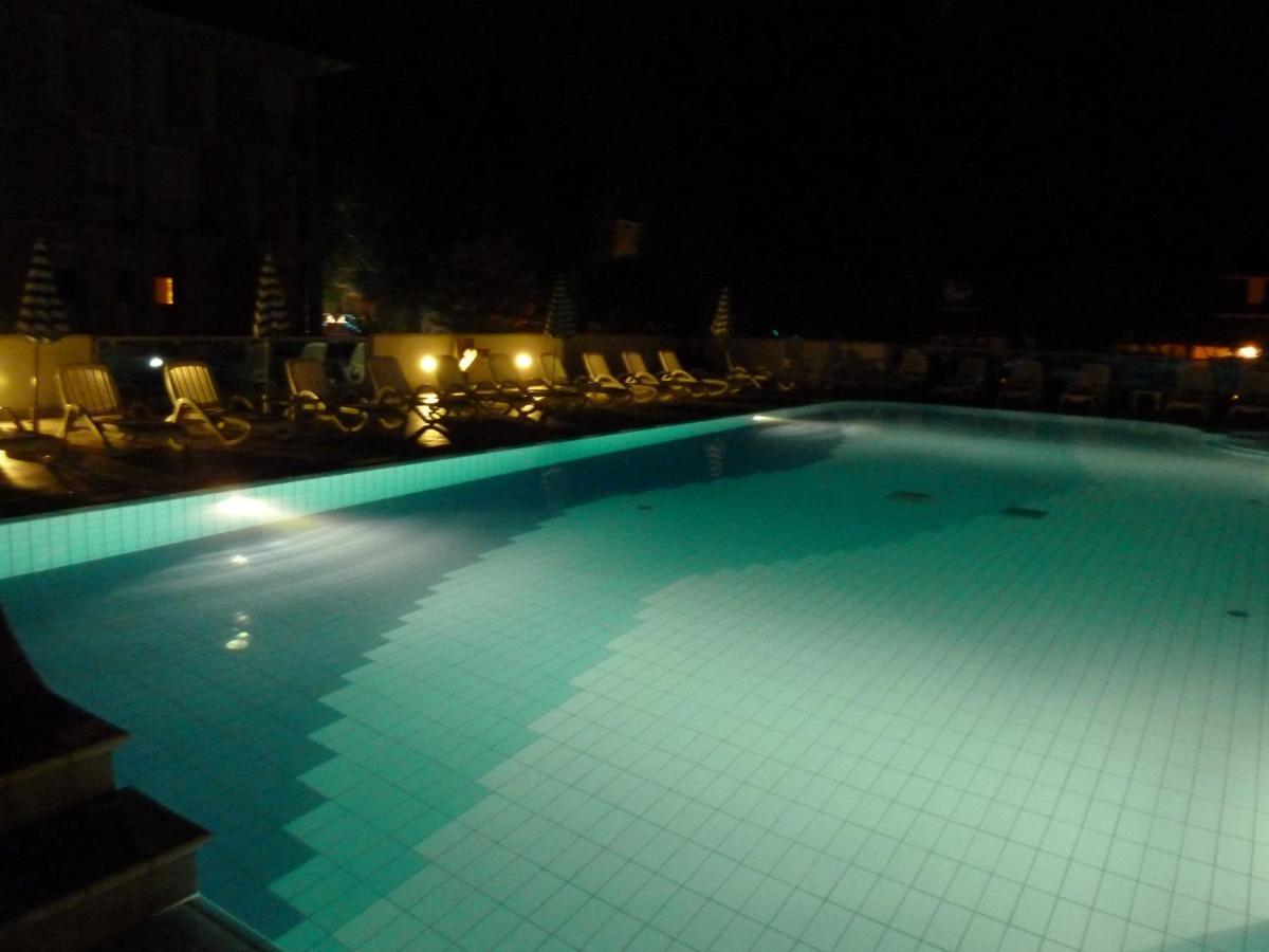 Hotel Firenze Бибионе Экстерьер фото