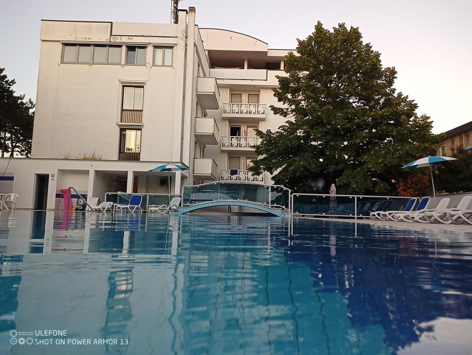 Hotel Firenze Бибионе Экстерьер фото