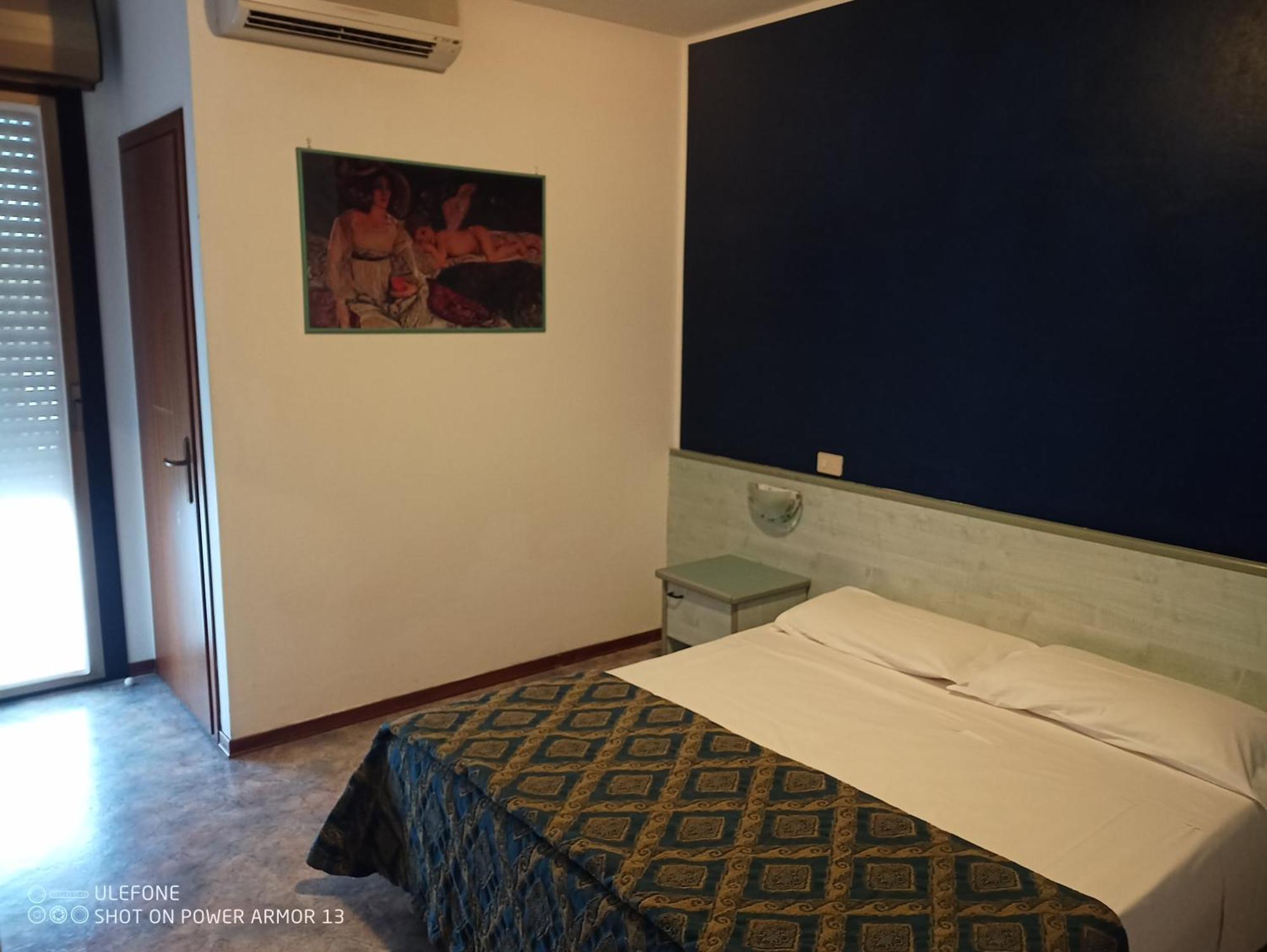 Hotel Firenze Бибионе Экстерьер фото