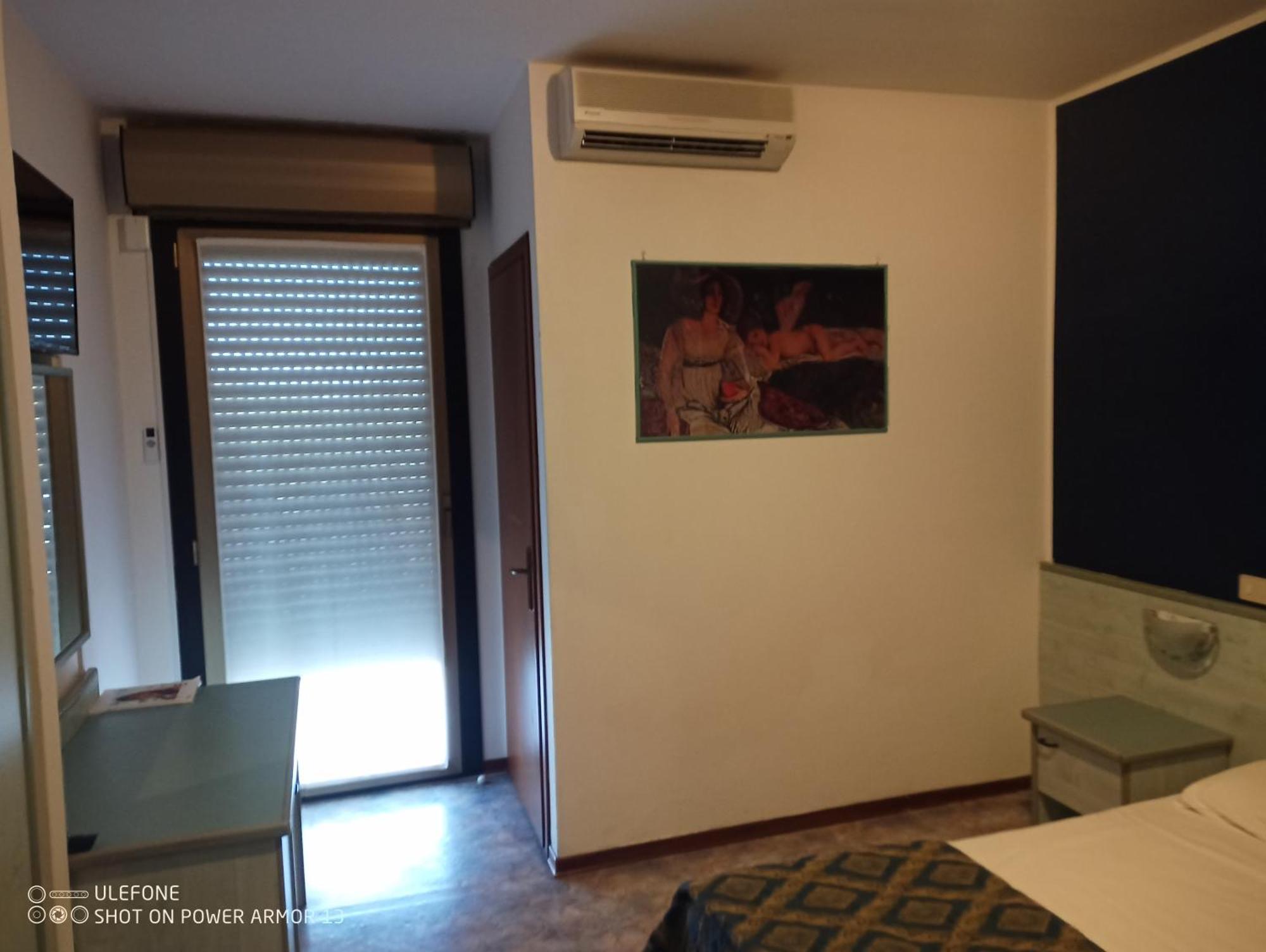 Hotel Firenze Бибионе Экстерьер фото