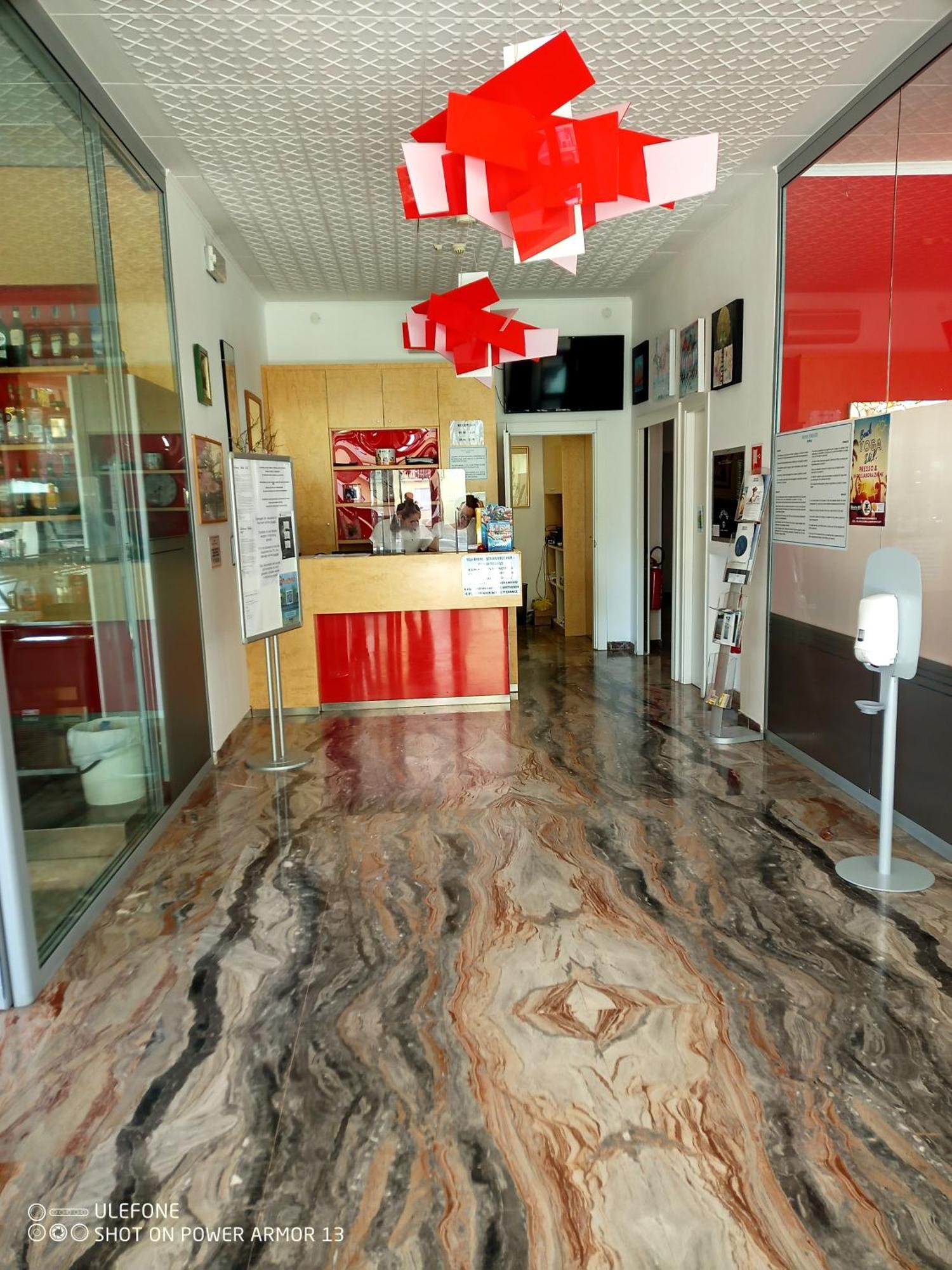 Hotel Firenze Бибионе Экстерьер фото