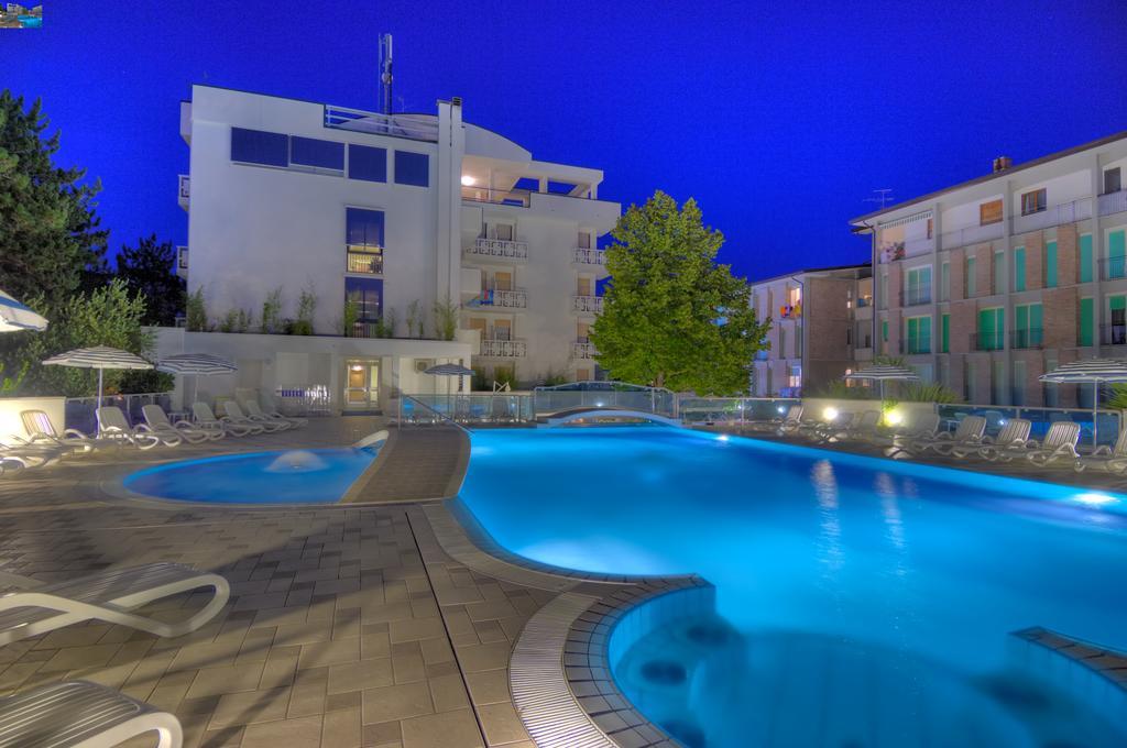 Hotel Firenze Бибионе Экстерьер фото