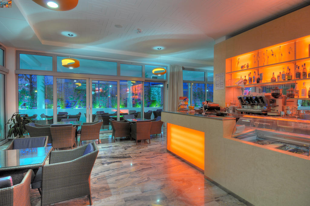 Hotel Firenze Бибионе Экстерьер фото