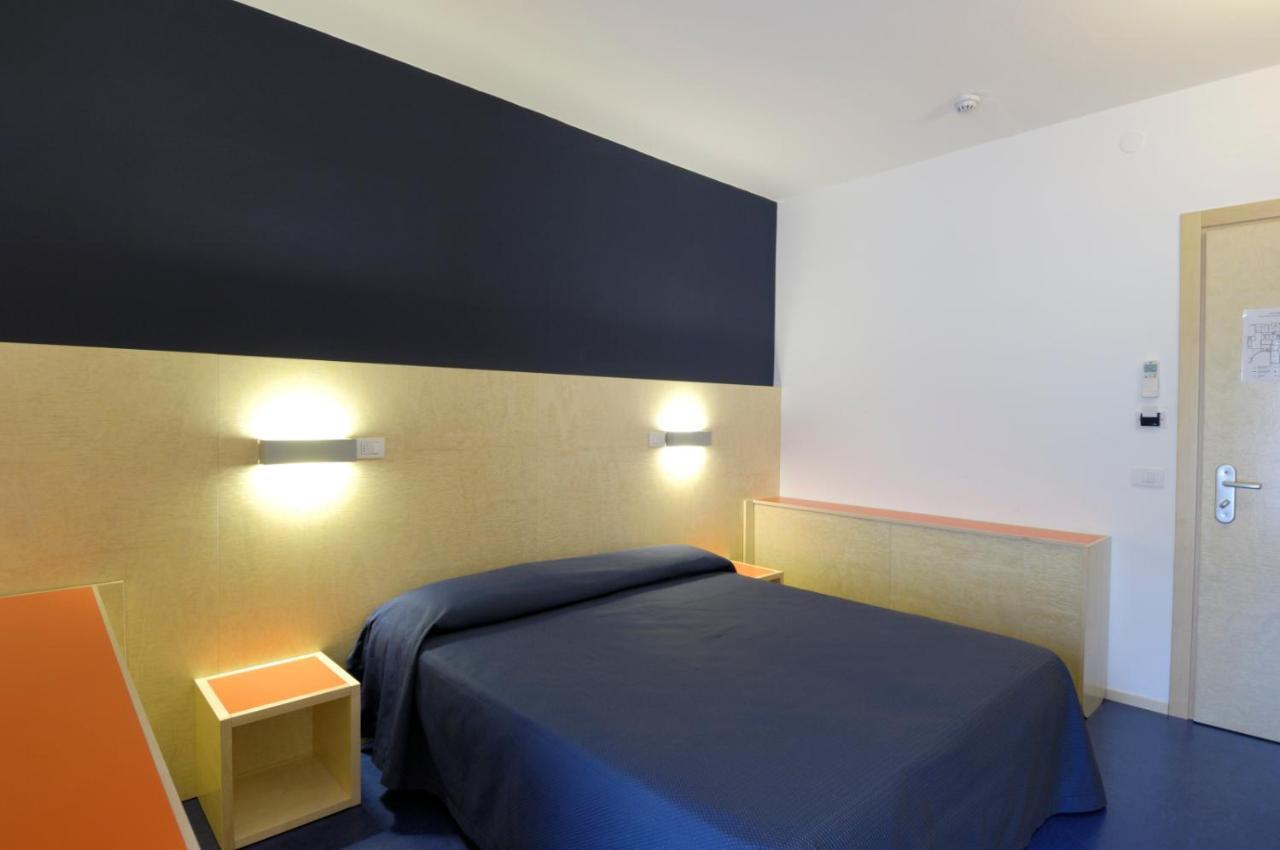 Hotel Firenze Бибионе Экстерьер фото
